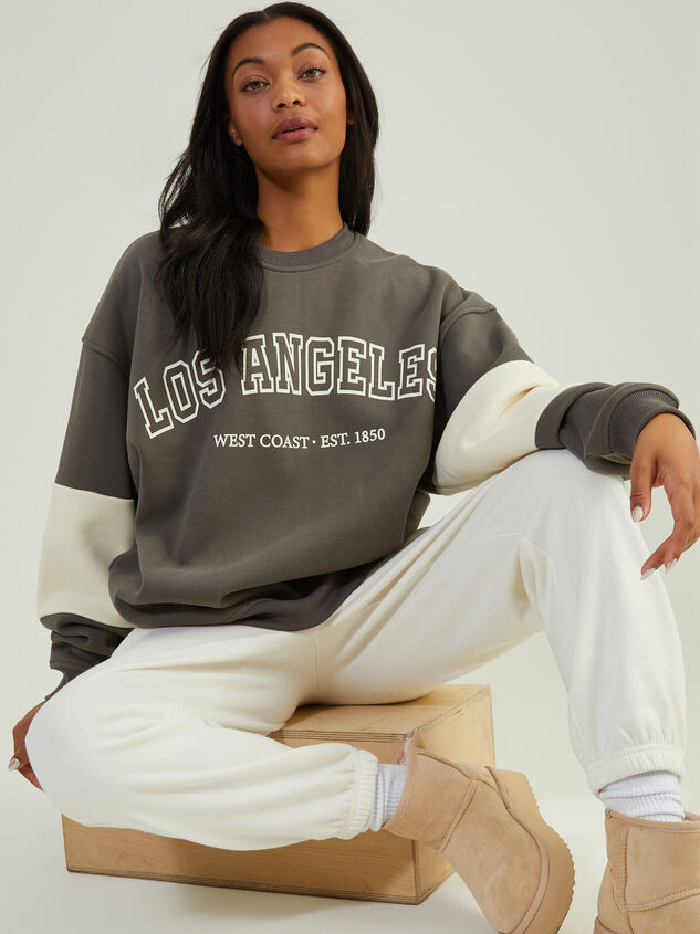 Los Angeles Graphic Sweatshirt Detail 1 - AS REVIVAL