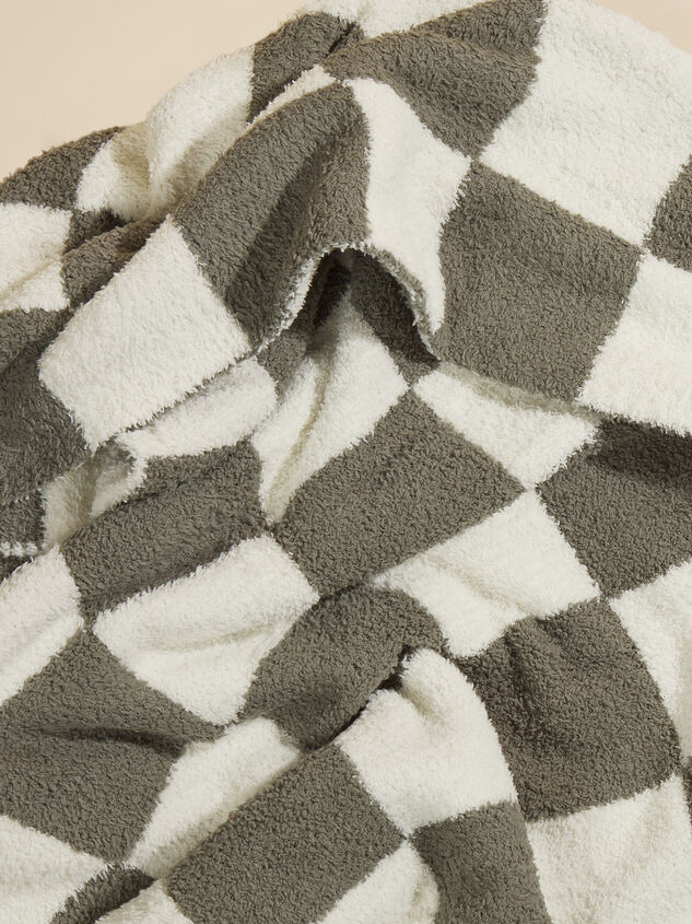 Checkered Plush Blanket Detail 3 - AS REVIVAL