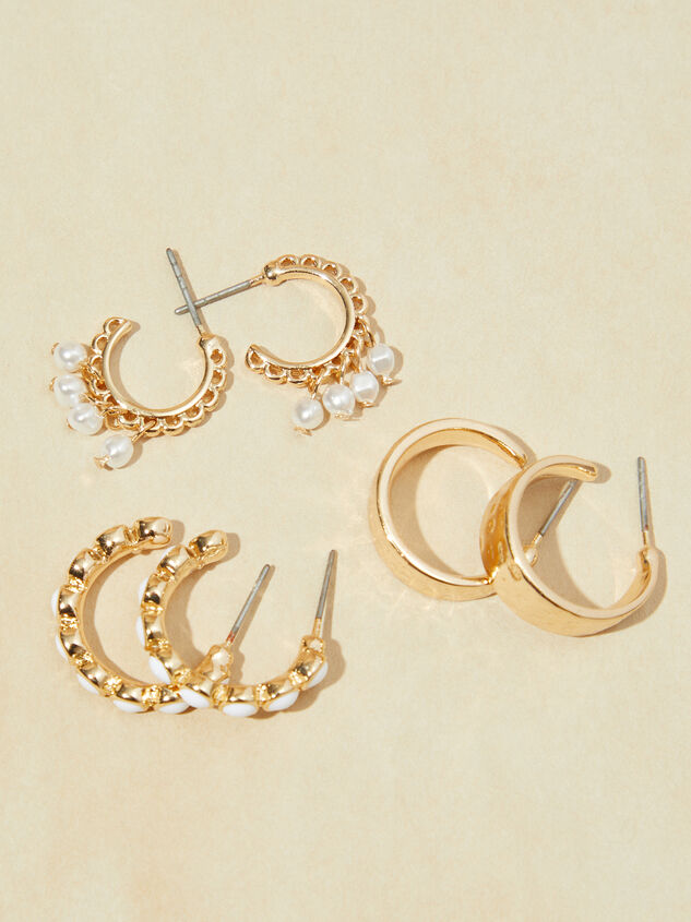 Gold Pearl Earring Set Detail 2 - AS REVIVAL