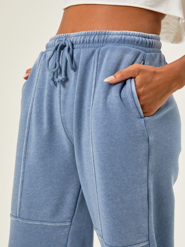 Gold Star Seamed Fleece Joggers Detail 3 - AS REVIVAL
