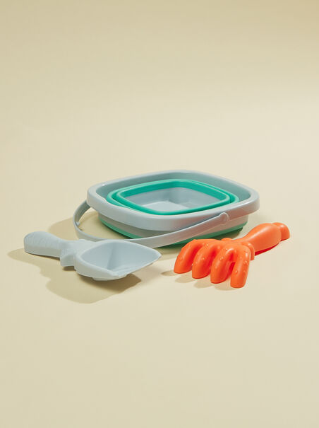 Collapsible Sand Bucket Set by MudPie - AS REVIVAL